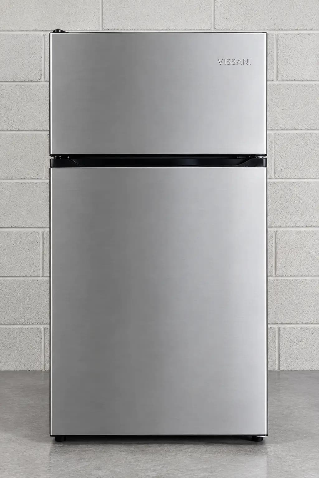 Minirrefrigerador Vissani de 4.3 pies cúbicos, acabado inoxidable